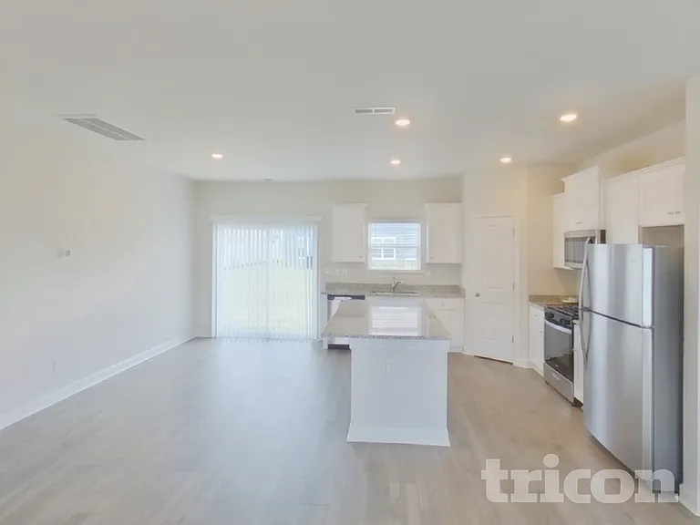 2402 Valverde Way — Photo 5