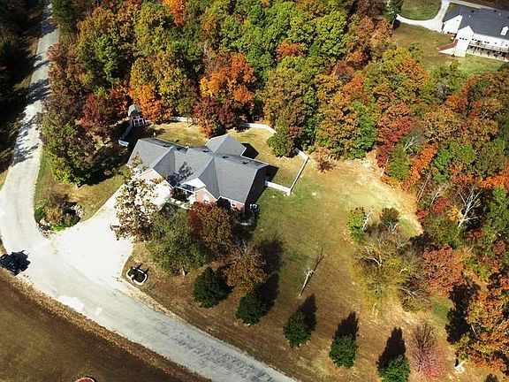 3rd image of 12747 Foxwood Point