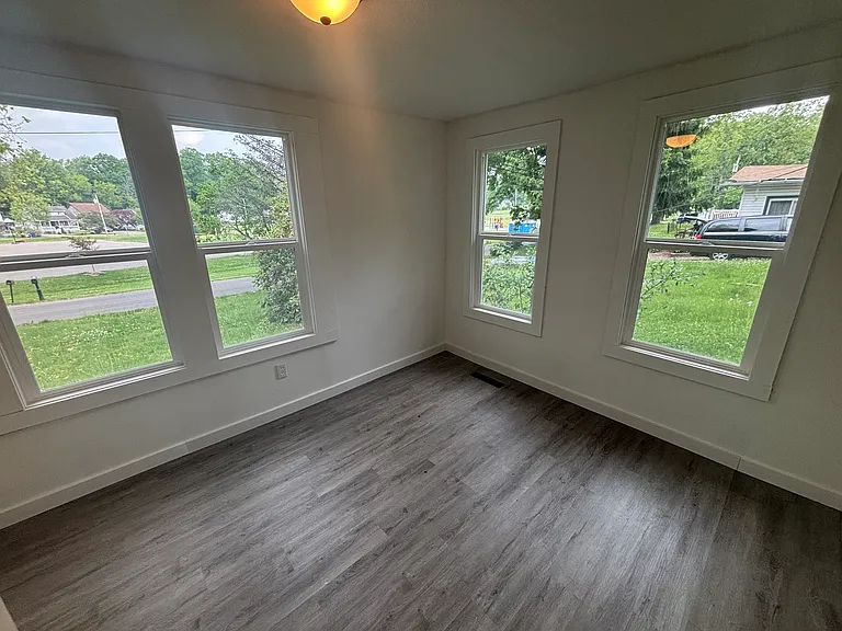 6442 Lakeview Dr — Photo 12