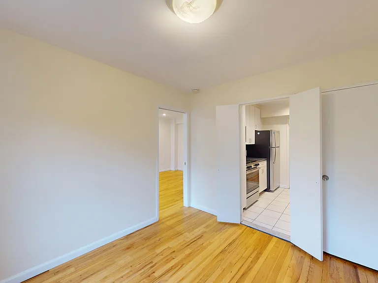 24510 Grand Central Pkwy #5B — Photo 9