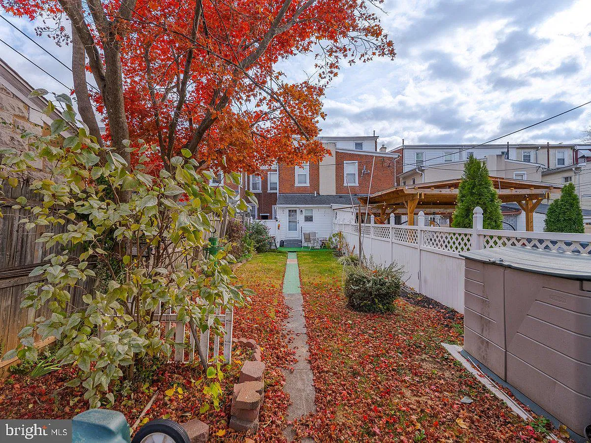 5 bed, 1.5 bath, 1890 sqft, $2,800 — Photo 4