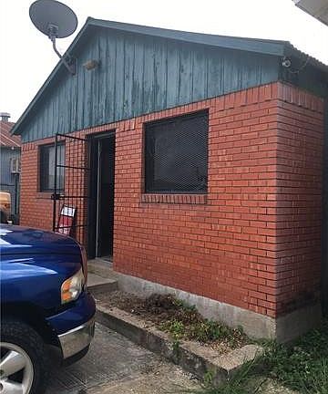 2nd image of 213 Commercial St