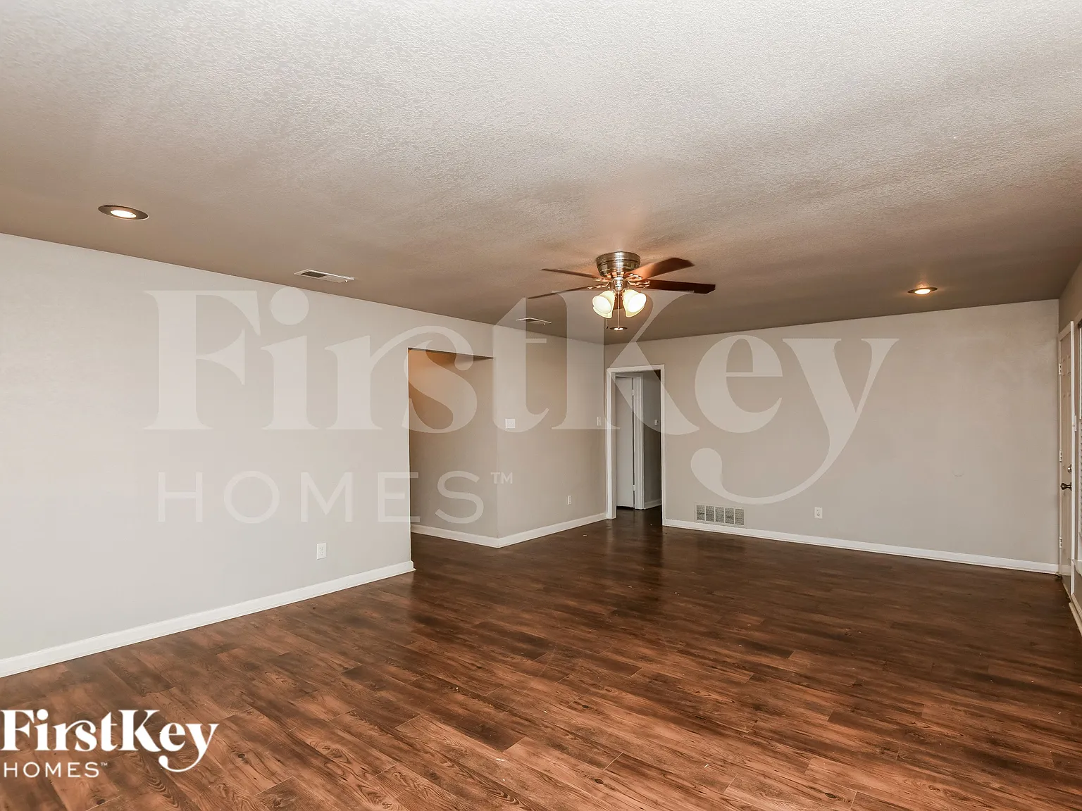 4 bed, 2.0 bath, 1962 sqft, $2,065 — Photo 3