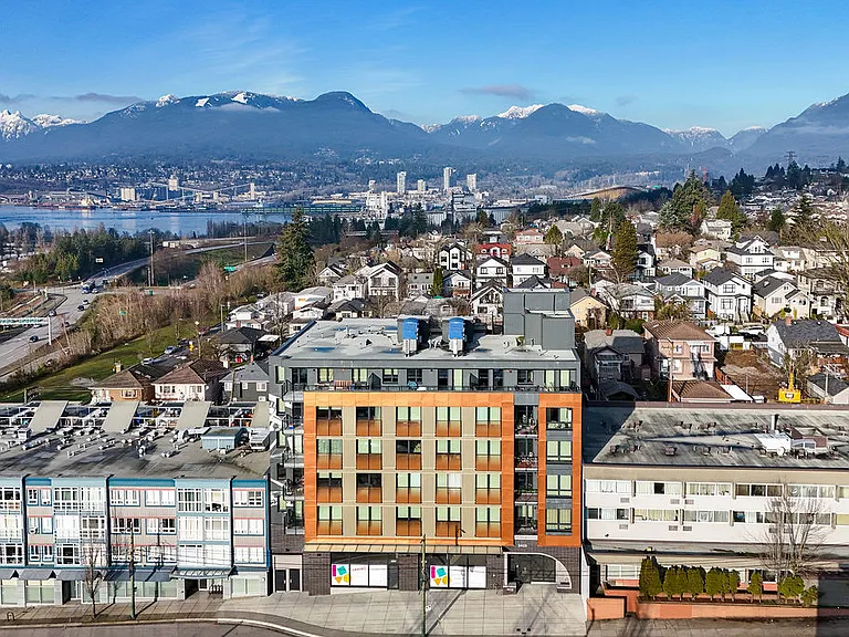 3455 Hastings St E — Photo 4
