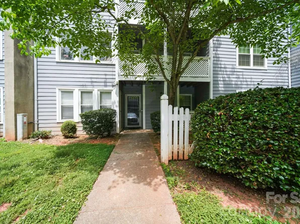 6049 Green Forest Dr, Charlotte, NC 28212