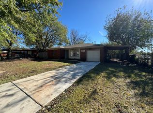 9304 NE 11th St, Midwest City, OK 73130