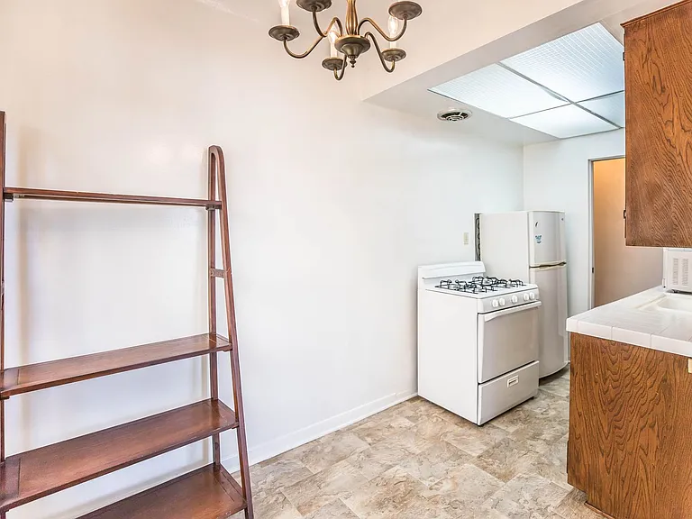 129 S Canon Dr #1 — Photo 4