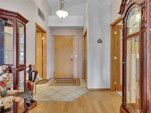 4th image of 728 S Country Hills Rd NW #303