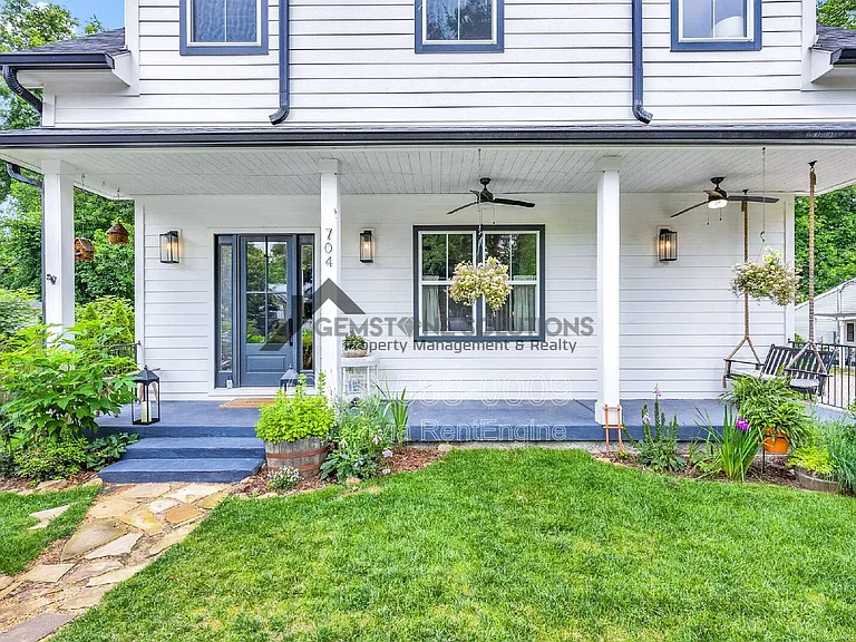 704 W End Cir — Photo 5