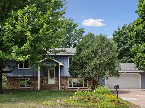 4801 Kent Dr, Shoreview, MN 55126