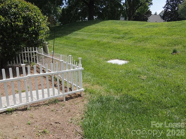 9252 Kings Canyon Dr — Photo 24