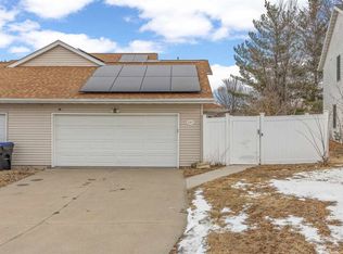 1413 Kenai Ct, Coralville, IA 52241