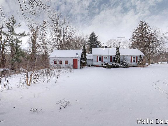 5th image of 11392 Northland Dr NE