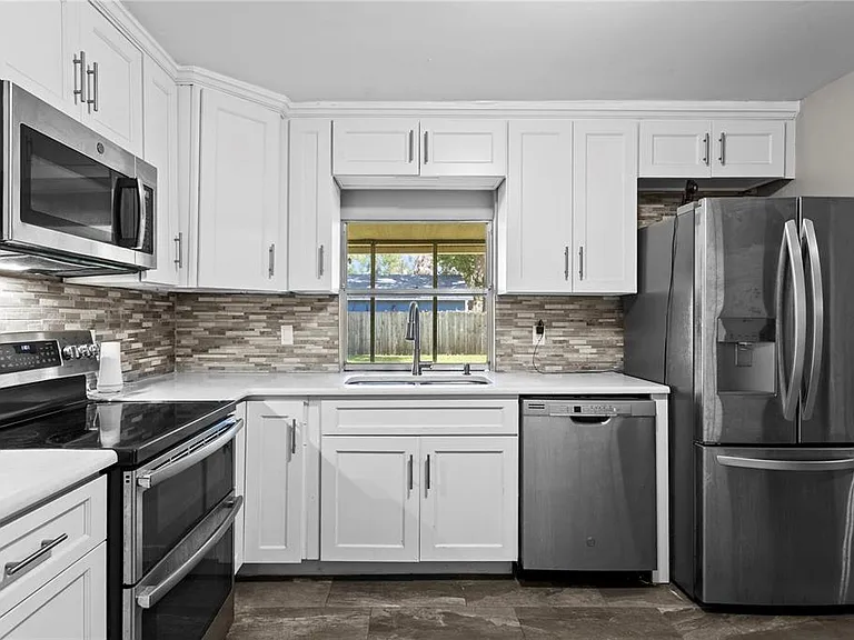 6928 Greenhill Pl — Photo 11