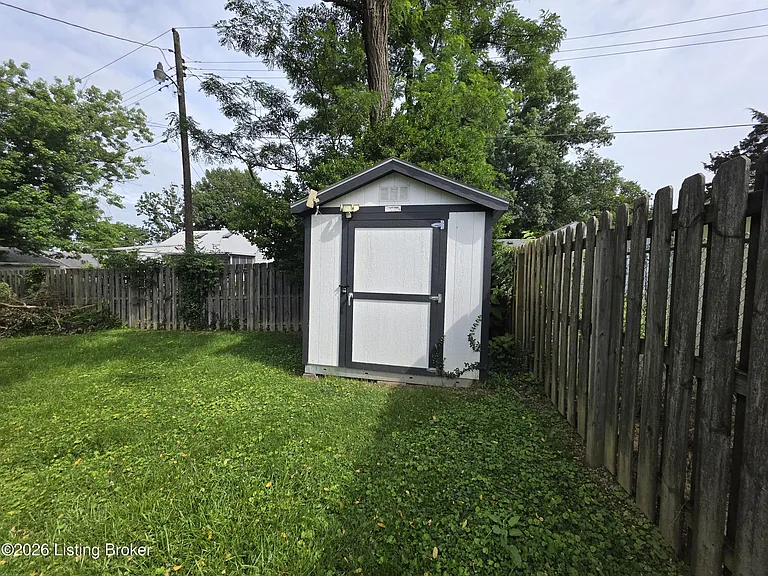 11907 Locust Rd — Photo 12