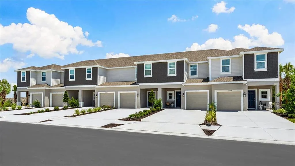 3 bed, 2.5 bath, 1555 sqft, $2,350 — Photo 1
