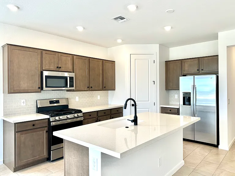 15598 W Hackamore Dr — Photo 8