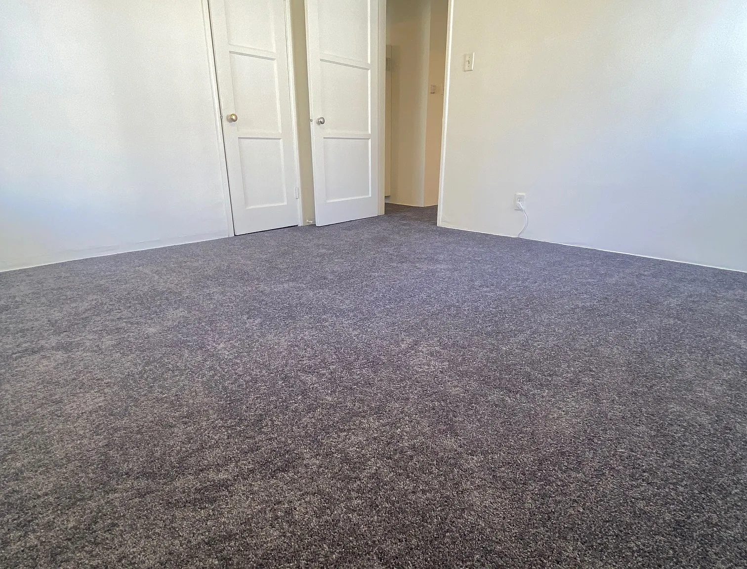 2 bed, 1000 sqft, $3,400 — Photo 2