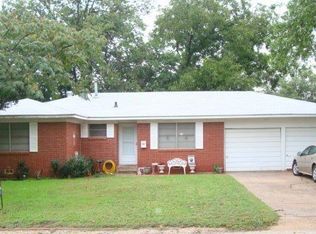 407 N Thressa St, Henrietta, TX 76365