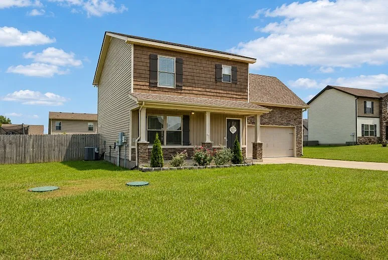 3 bed, 2.5 bath, 1512 sqft, $2,000 — Photo 1