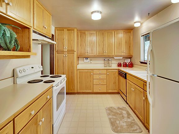 2nd image of 9608 169th Ave NE