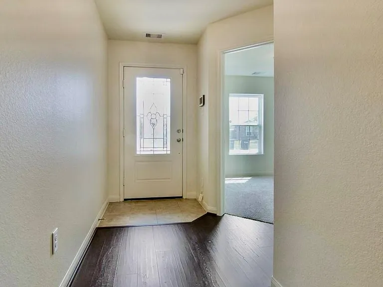 22622 Cloverland Field Dr — Photo 2