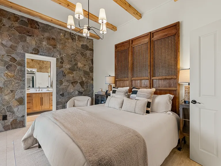 lower guest bd/carriage house