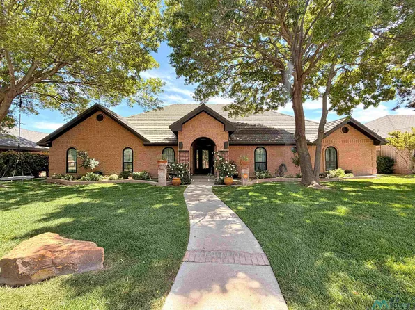 5026 N Carriage Rd, Hobbs, NM 88242