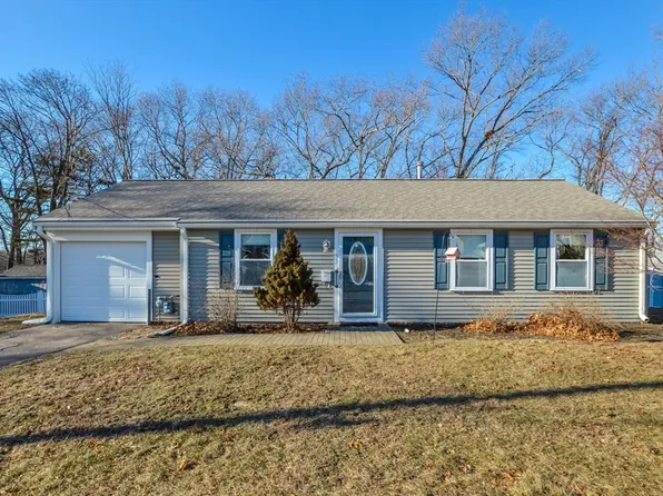33 Cranch St, Weymouth, MA 02189