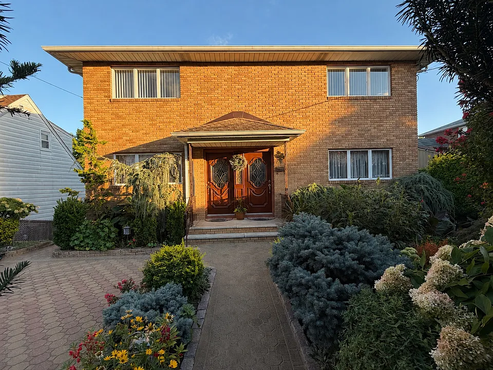 112 Morris Ave #2