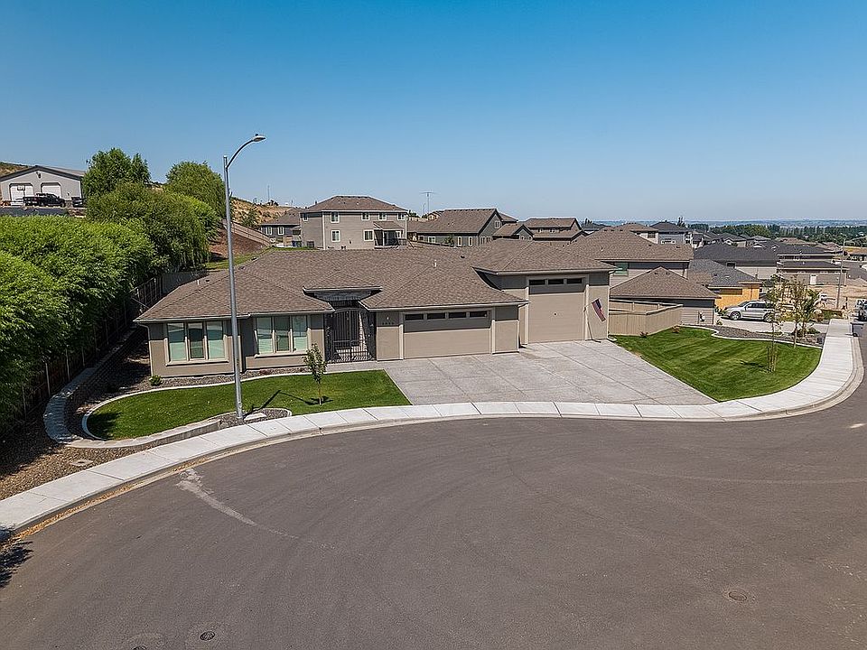 1st image of 4856 Tillamook Dr