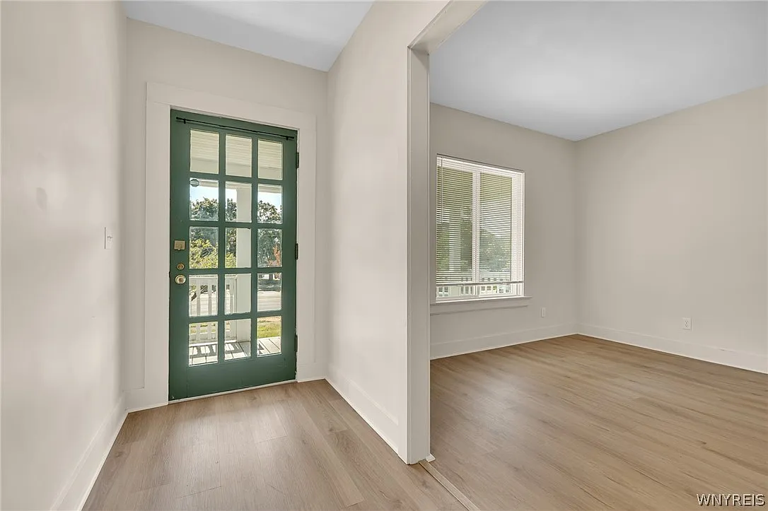 3 bed, 1.0 bath, 1632 sqft, $1,875 — Photo 4