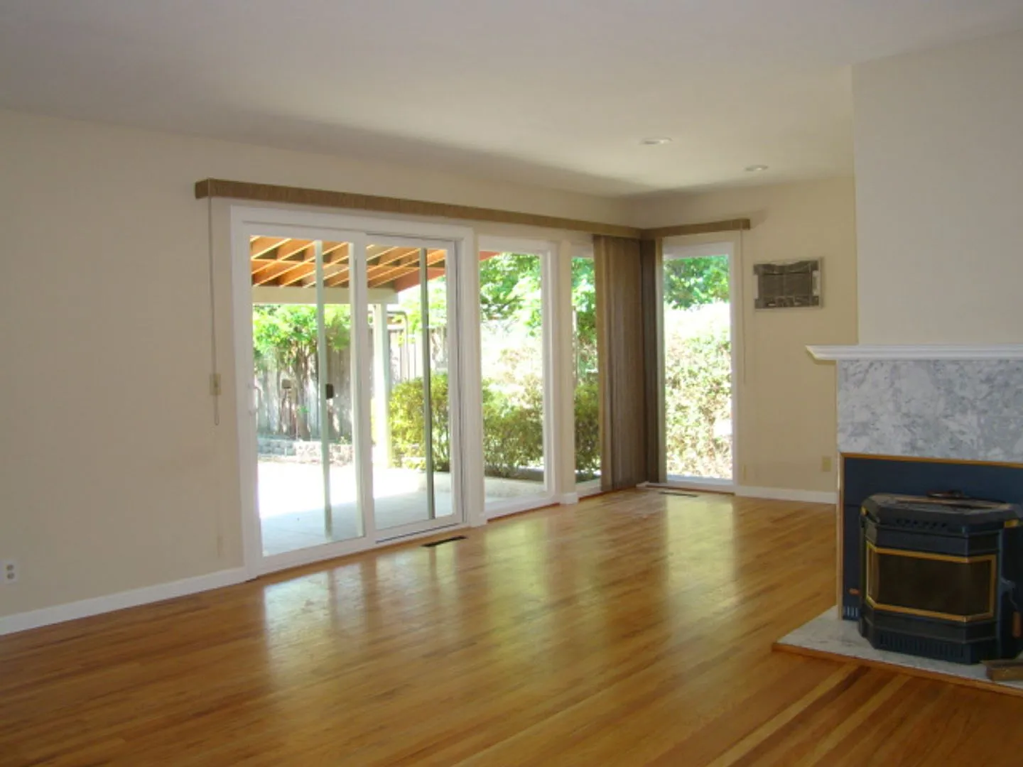 Single Family House, Storage space, 4-Bedroom, bonus room — Photo 2