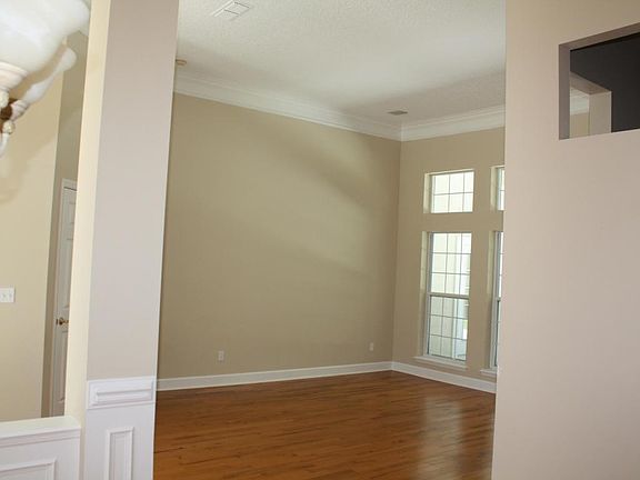 5th image of 2687 Country Club Blvd