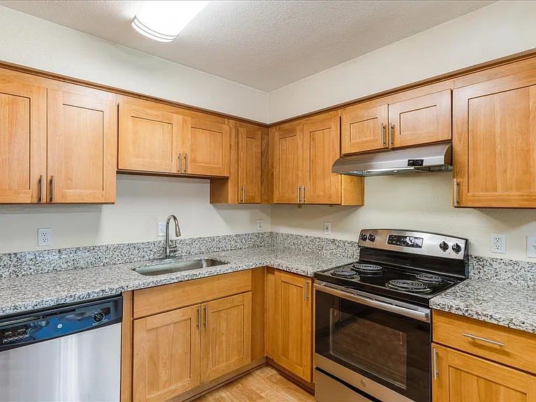 Cascade Woods Apartments — Photo 41