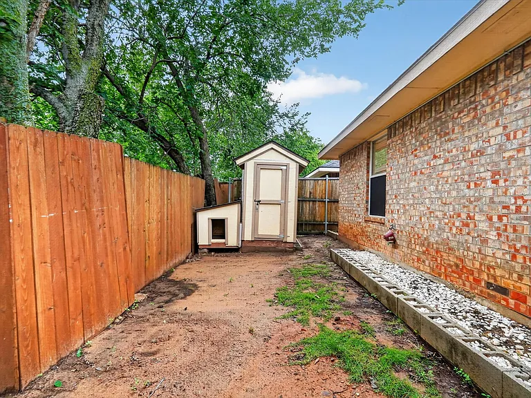 1412 Paco Trl — Photo 23