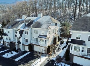 92 Crystal Hill Dr, Pomona, NY 10970