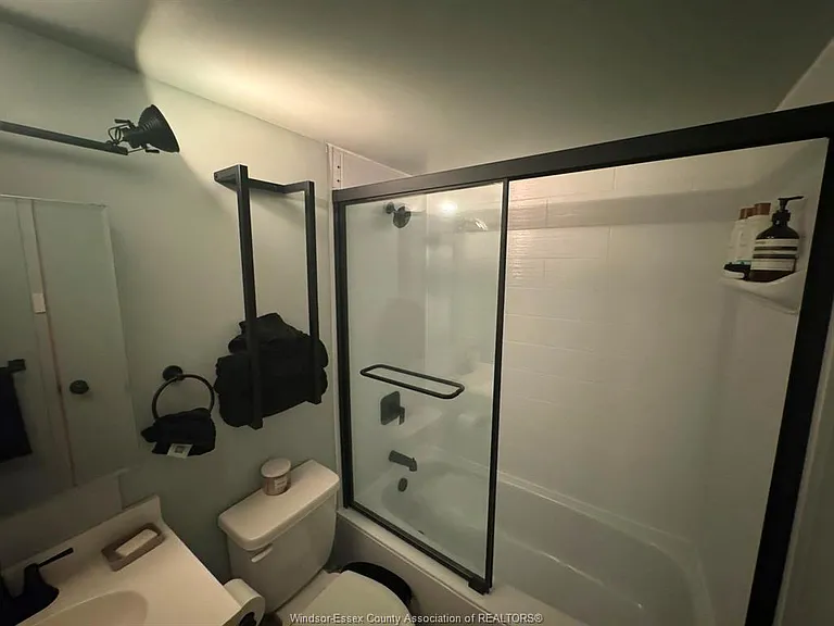 111 Riverside Dr E #914 — Photo 9