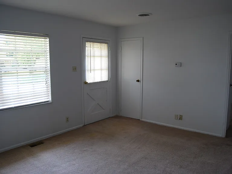 7712 Colony Ln — Photo 5