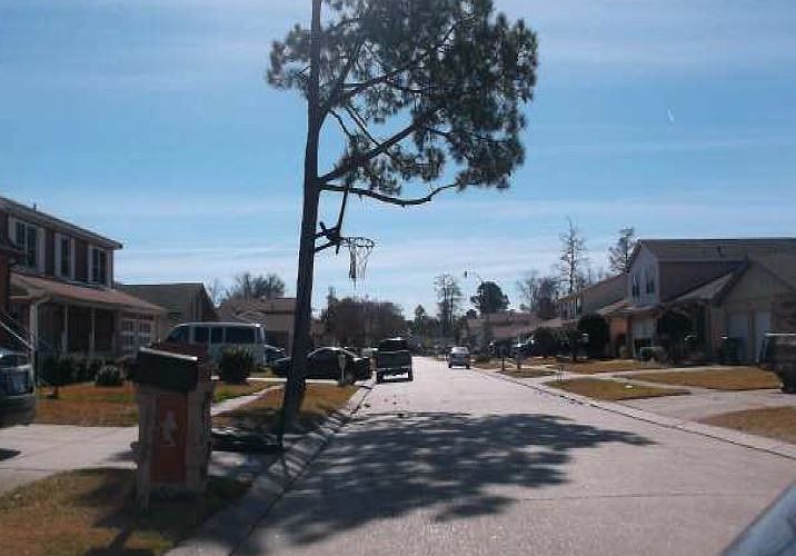 2nd image of 2236 Bellaire Ln