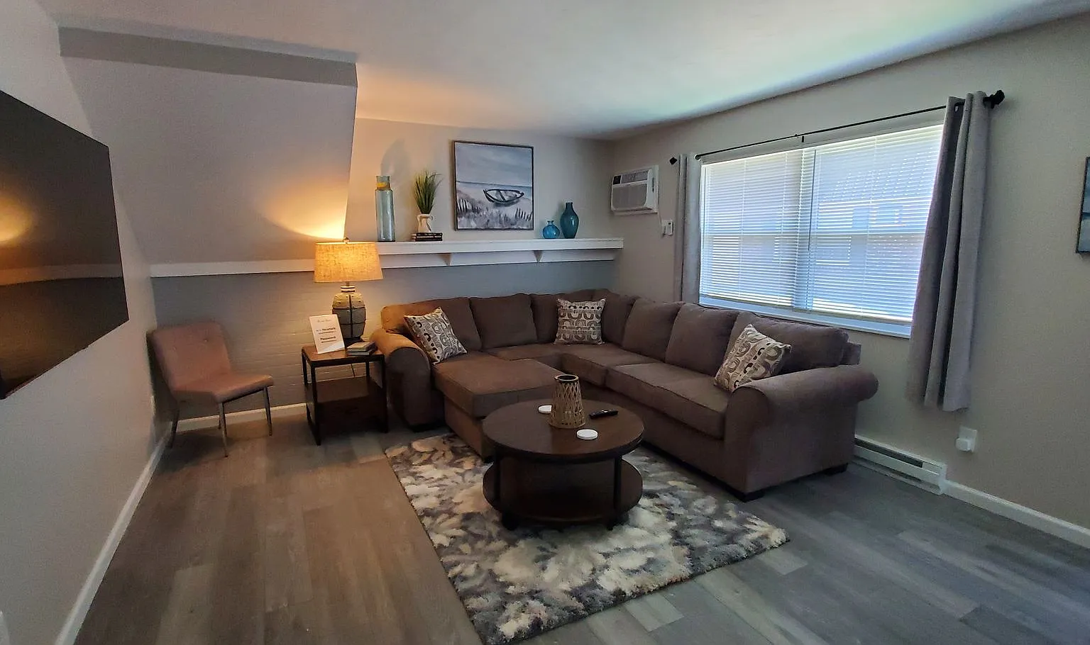 219 Maxwell Street — Photo 2