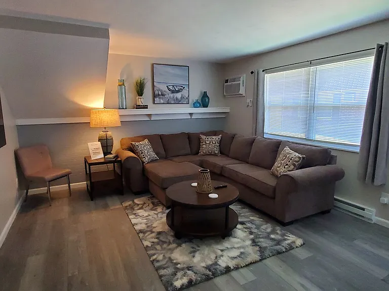 219 Maxwell St — Photo 2