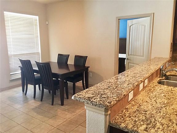 5th image of 5029 Holliday Dr