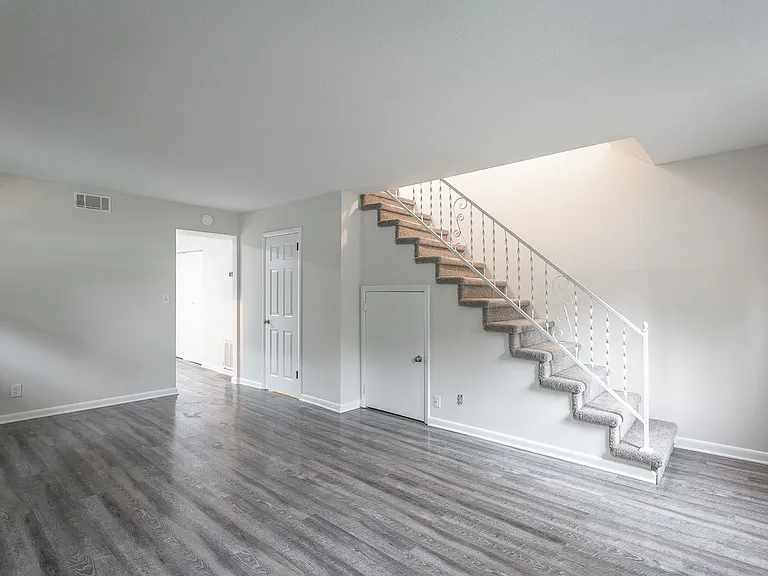 2404 Briggs Avenue — Photo 2