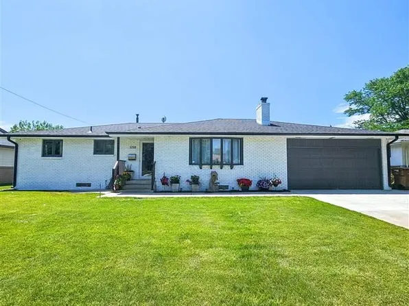 1708 Avenue P, Scottsbluff, NE 69361