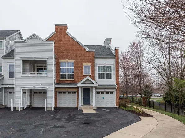 10806 Warfield Pl Unit 208, Columbia, MD 21044