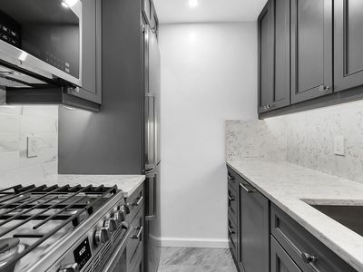 345 E 52nd St APT 5J, New York, NY, 10022