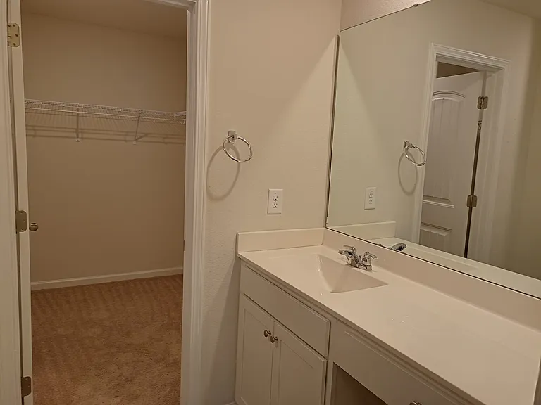 110 Shallow Dr — Photo 7