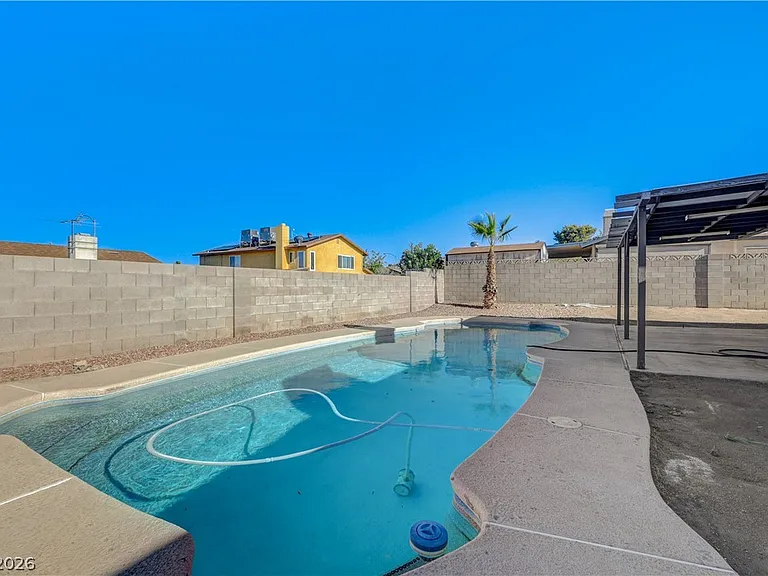 707 Honeybee Ct — Photo 42