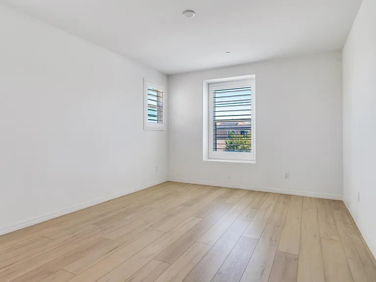 26337 Seville Ln — Photo 16